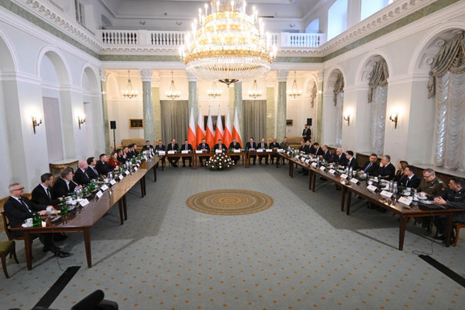 Lawina komentarzy. W sieci zawrzało po wystąpieniu Nawrockiego na RBN