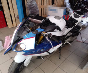 Policjanci odzyskali 6 kradzionych samochodów i motocykl, 2 osoby usłyszały zarzuty