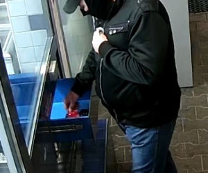 Kradł na potęgę! Policja ma zdjęcie złodzieja. ROZPOZNAJESZ GO?