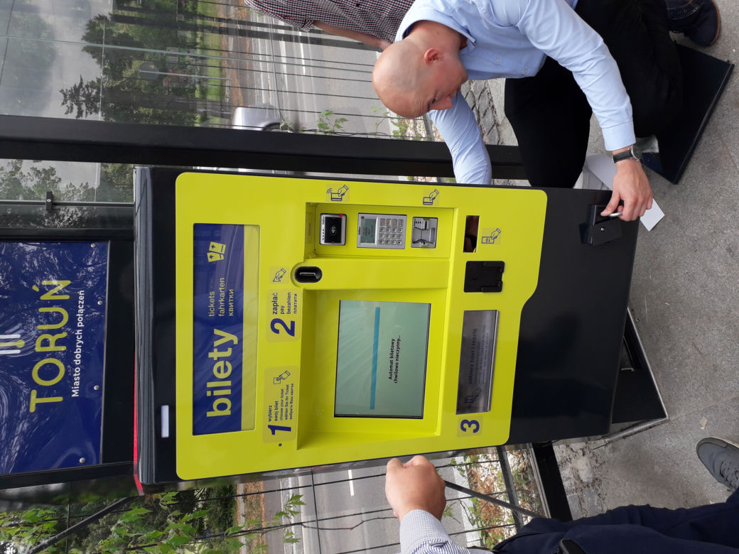 Toruń ma stacjonarne biletomaty. Pasażerowie zadowoleni