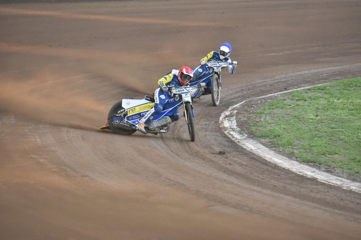 KS Toruń - Bayersystem GKM Grudziądz, zdjęcia kibiców i zawodników z Motoareny