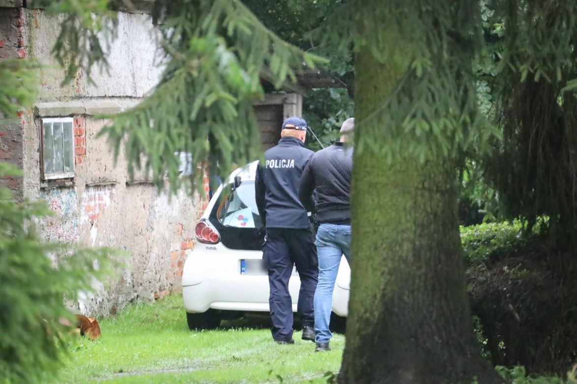 Zabójstwo pod Iławą. Nie żyje małżeństwo. Policja zatrzymała syna ofiar