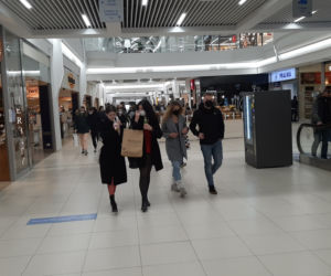 Poznańska Plaza przed zamknięciem! Tłumy poznaniaków na zakupach!