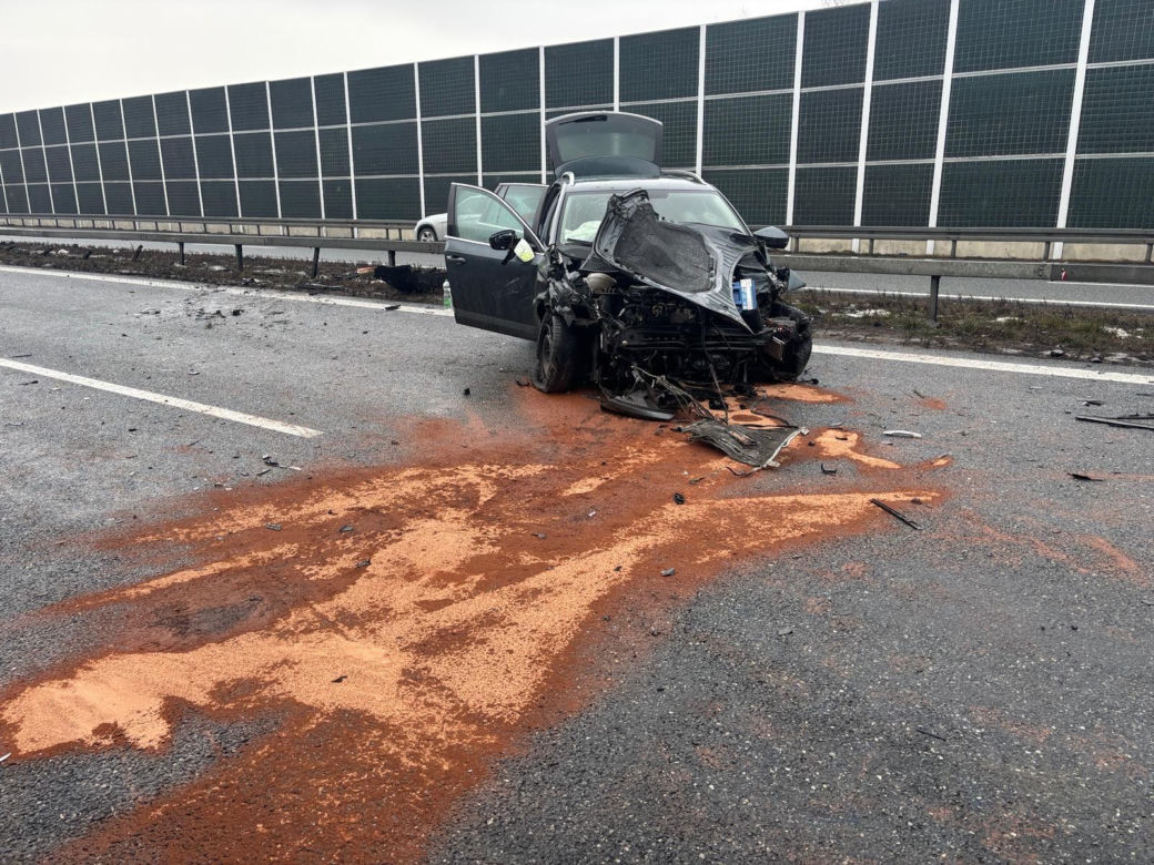 Wypadek na autostradzie A4! Kobieta straciła panowanie nad autem, dziecko trafiło do szpitala