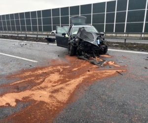Wypadek na autostradzie A4! Kobieta straciła panowanie nad autem, dziecko trafiło do szpitala