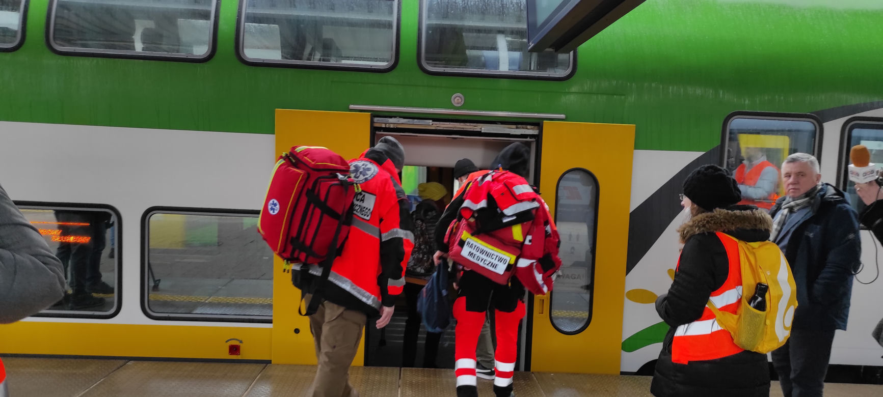 Pociąg Kolei Mazowieckich z pomocą humanitarną dla Ukrainy