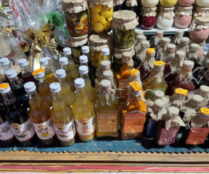 Pokémony, różowe gofry i zaskakujące różnice w cenach. Porównaliśmy łódzkie jarmarki