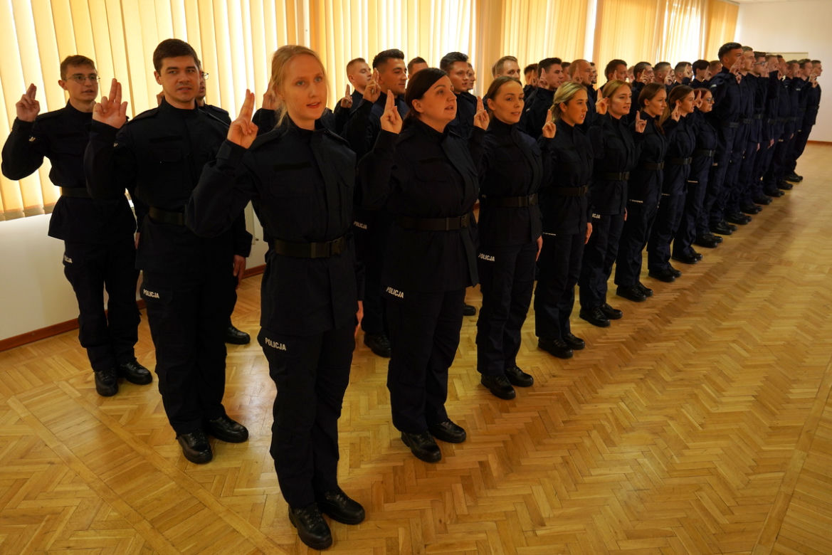 Nowi policjanci w Bydgoszczy i regionie! Ślubowanie złożyło 47 funkcjonariuszy [ZDJĘCIA]