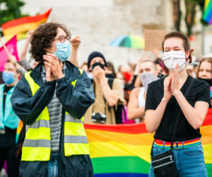 Demonstracja LGBT i narodowców na krakowskim Rynku