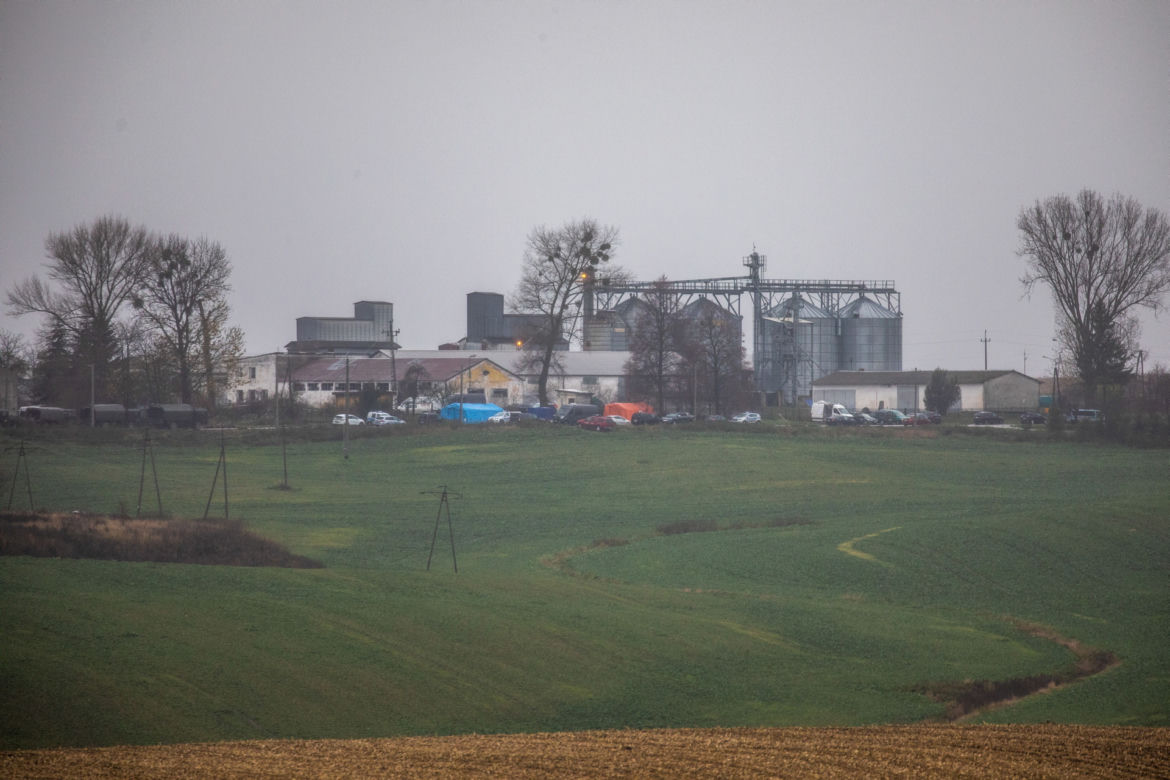Przewodów po tragedii. Wojsko przy granicy