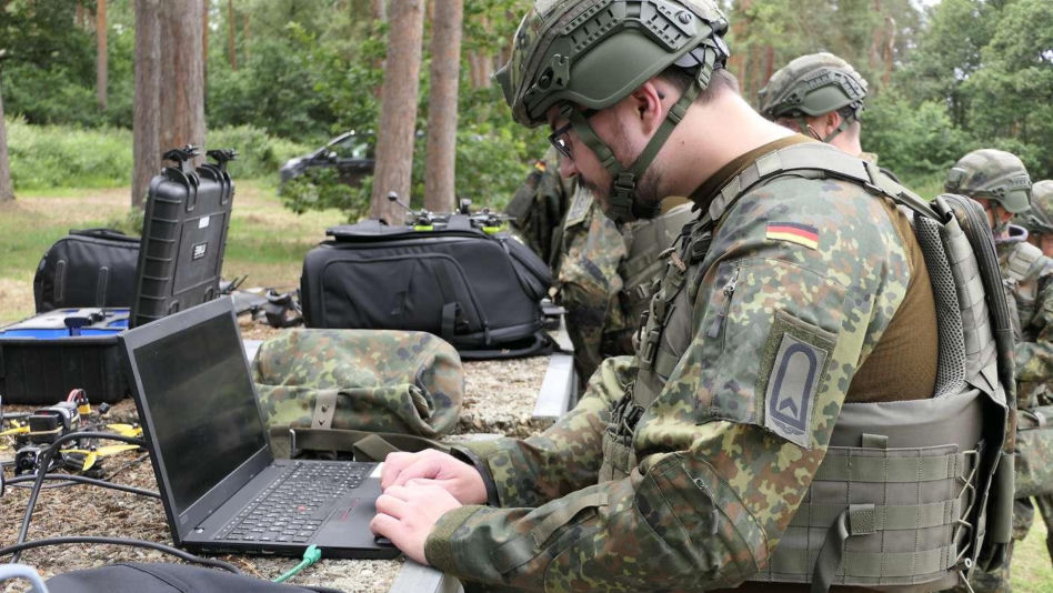 Niemiecka pomoc dla Ukrainy na nowych zasadach? CSU żąda dostępu do technologii dronowy