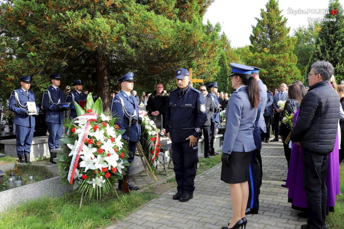  "Śpij, kolego...". Policjanci pożegnali tragicznie zmarłego st. asp. Bartłomieja Bojanowskiego