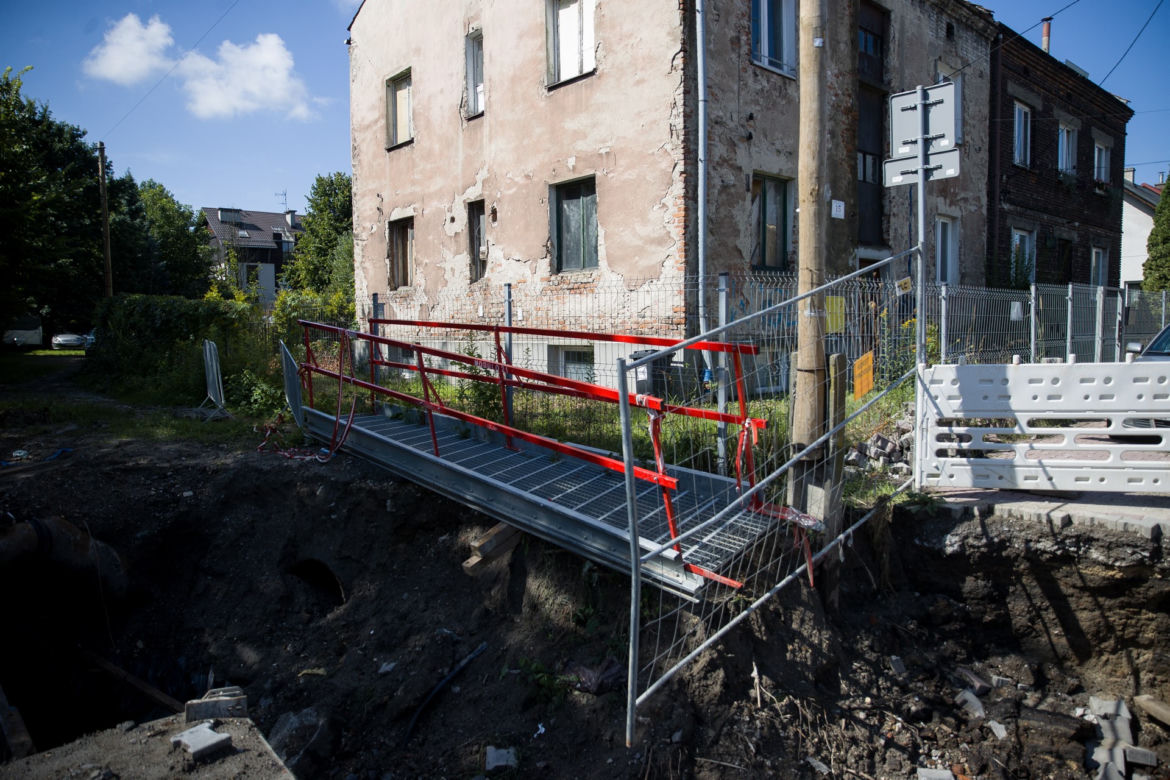 Budują trasę łagiewnicką, odcięli dom od miasta