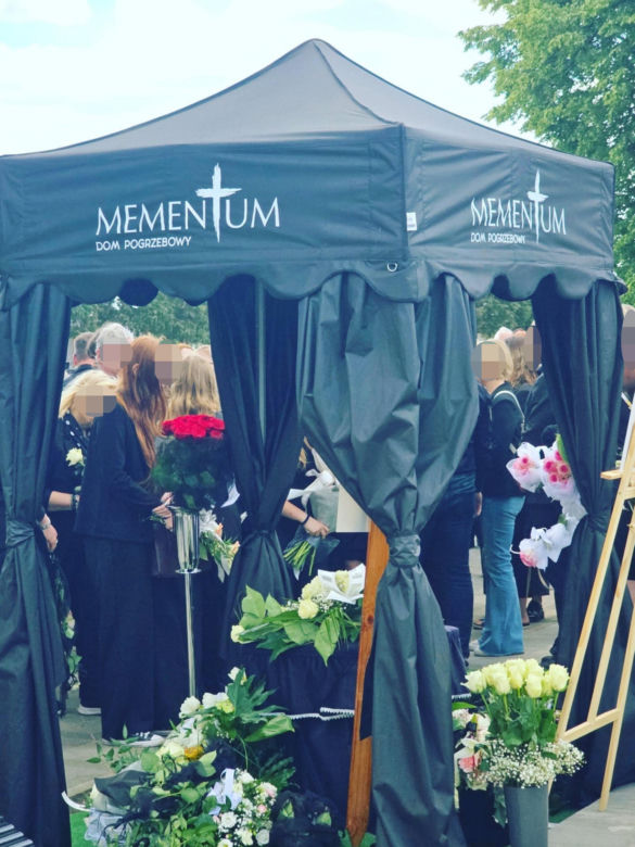 „Najtrudniej żegna się dzieci”. Poruszające słowa po pogrzebie 15-letniej Amelii