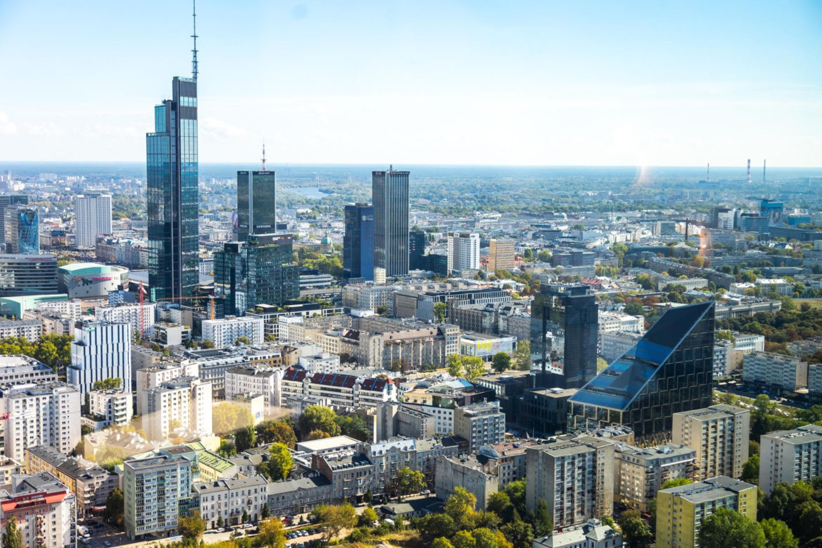 Niezwykła panorama Warszawy ze szczytu Skylinera!