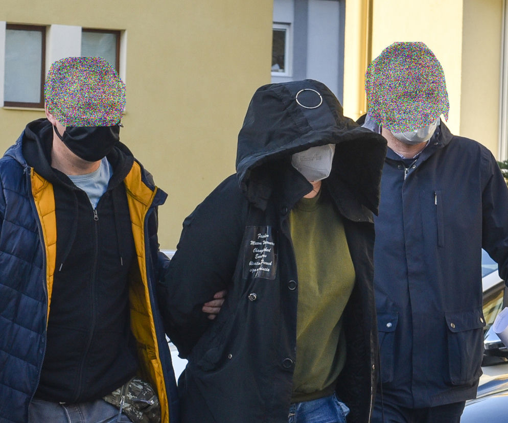 Policja doprowadziła 38-latkę, która wiozła 40 nielegalnych imigrantów z Iraku