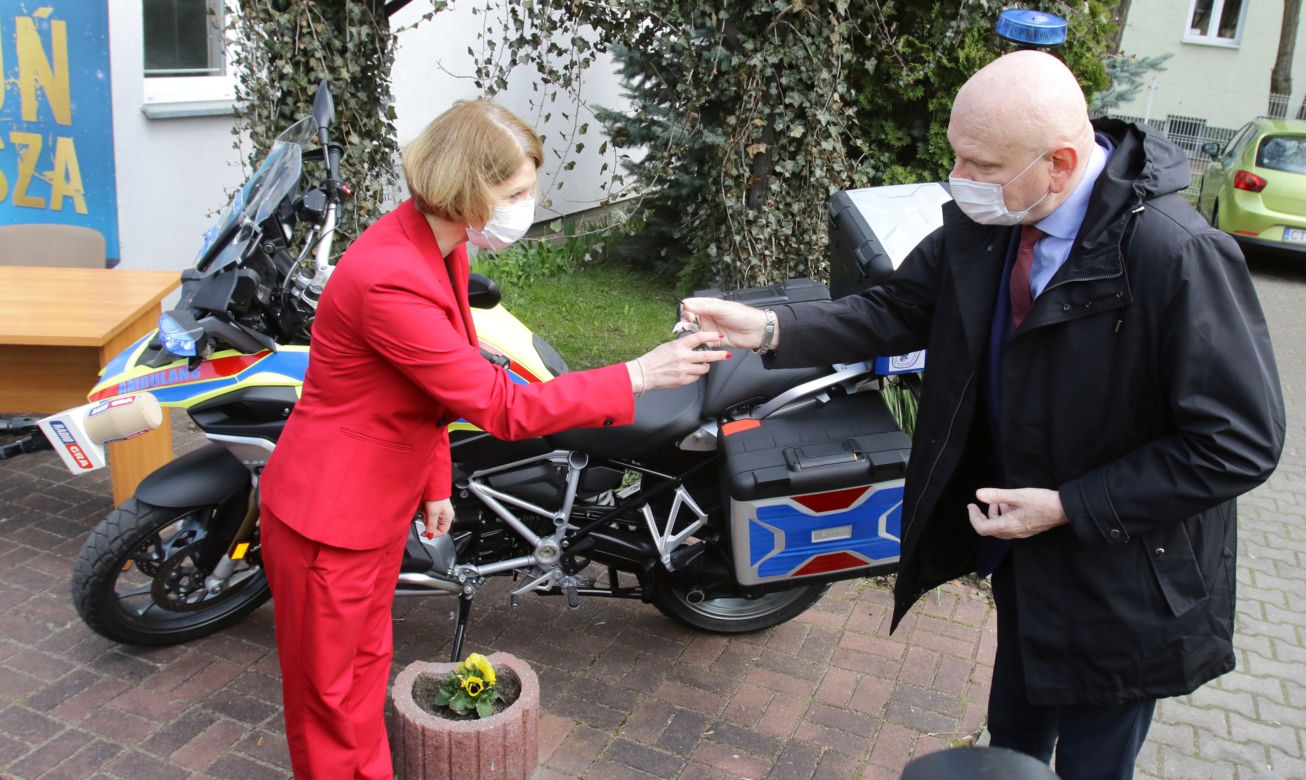 Motoambulans przekazany! Ma ratować życie mieszkańcom Torunia