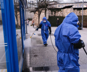 MPO Kraków dezynfekuje przystanki i chodniki