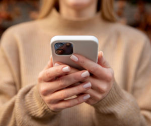Głośny alarm w telefonie, gdy grozi nam wojna lub katastrofa? Jest pomysł na nowe Alerty RCB