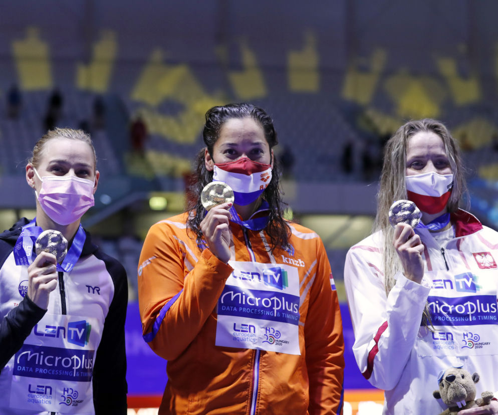 Katarzyna Wasick (po prawej) ze srebrnym medale ME w Budapeszcie