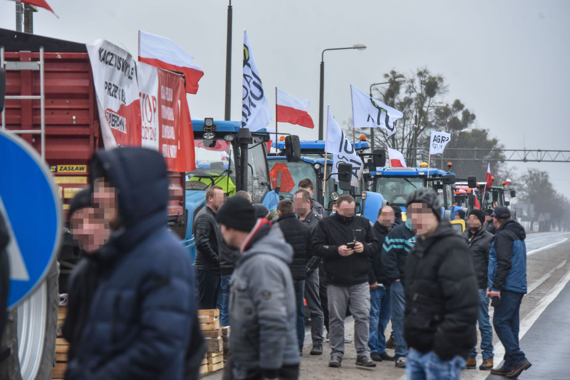 Agrounia zablokowała ważne skrzyżowanie pod Toruniem. Na razie bez większych utrudnień w ruchu drogowym.