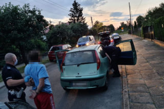 Zduńska Wola. Pędził ulicami miasta, próbując zgubić radiowóz. Poszedł prosto ZA KRATKI