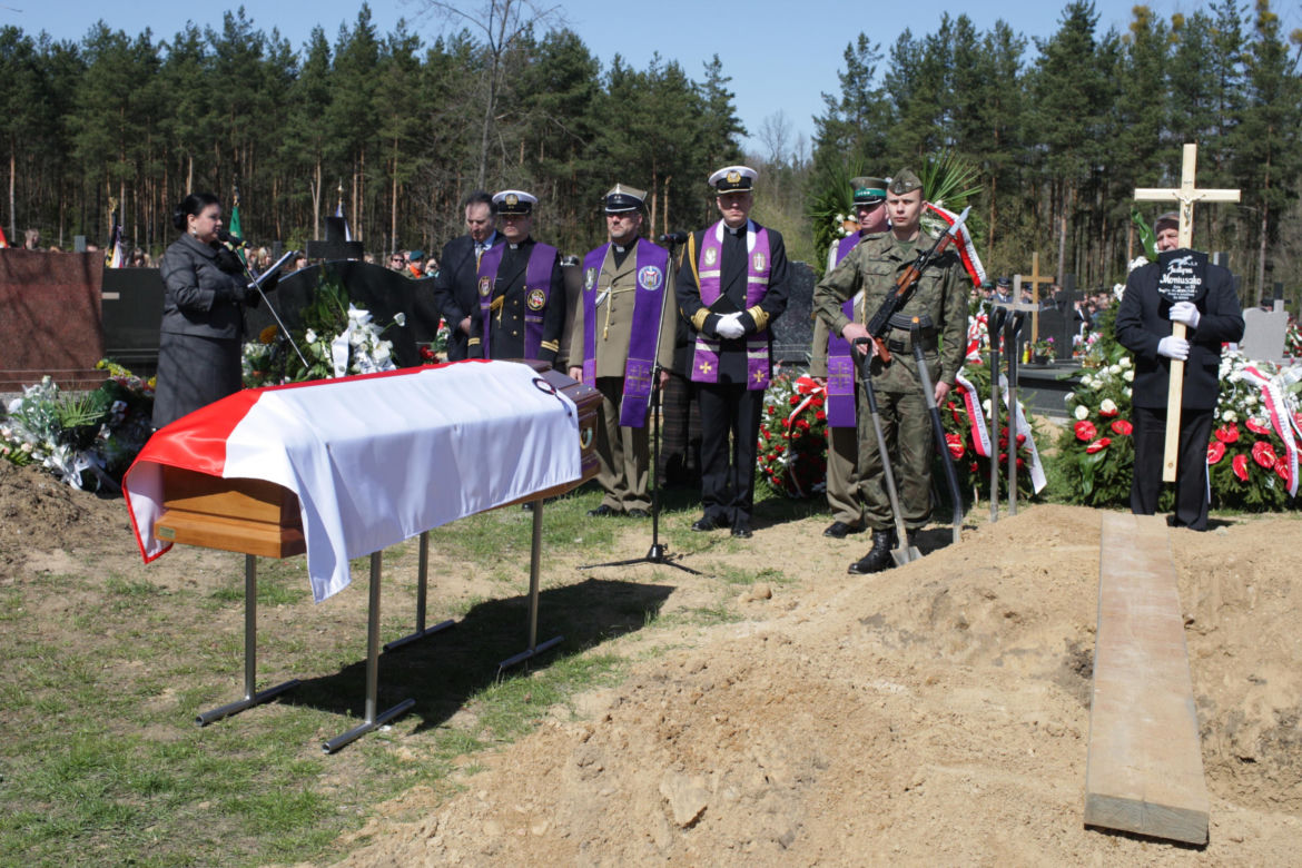 Młodziutka stewardessa miała przed sobą całe życie. Na grobie Justyny Moniuszko wyryto symboliczne słowa