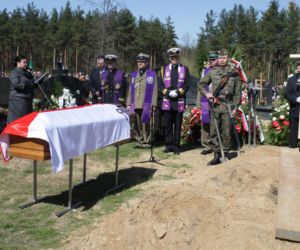 Młodziutka stewardessa miała przed sobą całe życie. Na grobie Justyny Moniuszko wyryto symboliczne słowa