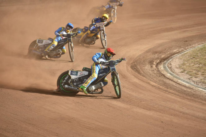 PRES Grupa Deweloperska Toruń - Gezet Stal Gorzów: Zdjęcia kibiców z meczu 7. kolejki PGE Ekstraligi na Motoarenie