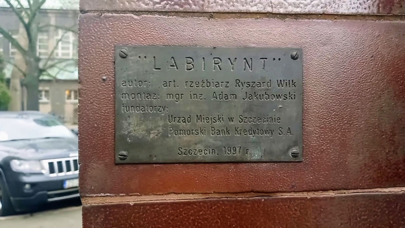 "Labirynt" w centrum Szczecina od lat niszczeje