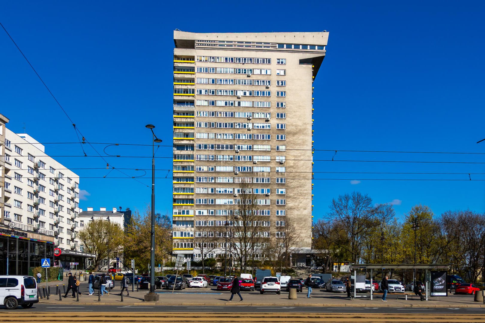Blok Młotek na Smolnej 8 w Warszawie
