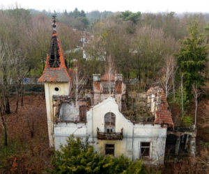 Opuszczona willa w Konstancinie