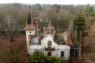 Opuszczona willa w Konstancinie