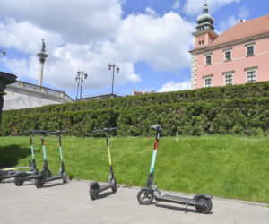 Hulajnogi elektryczne w Warszawie na nowych zasadach. Porządek musi być