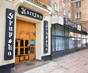 Ludzie Tuska w knajpie gangsterów