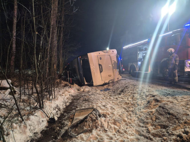 Na trasie Wyszków-Łochów na DK 62 doszło do wypadku autobusu