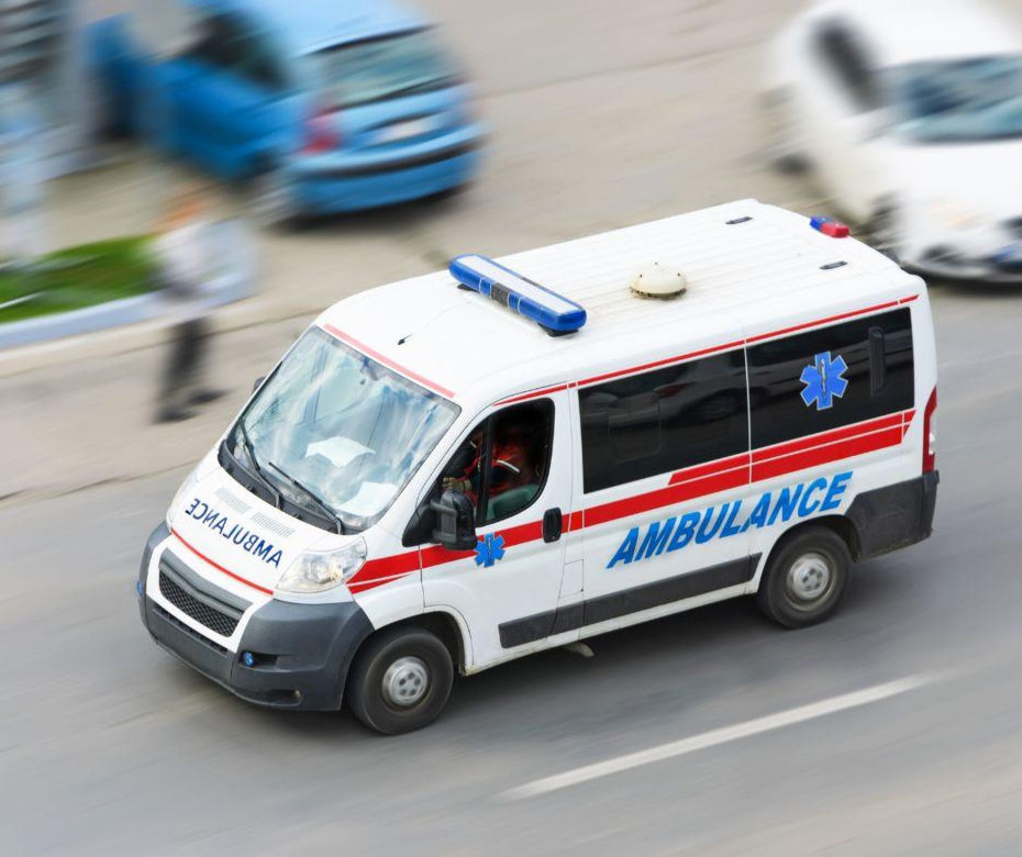 Nieumiejętne przepuszczanie pojazdu uprzywilejowanego 