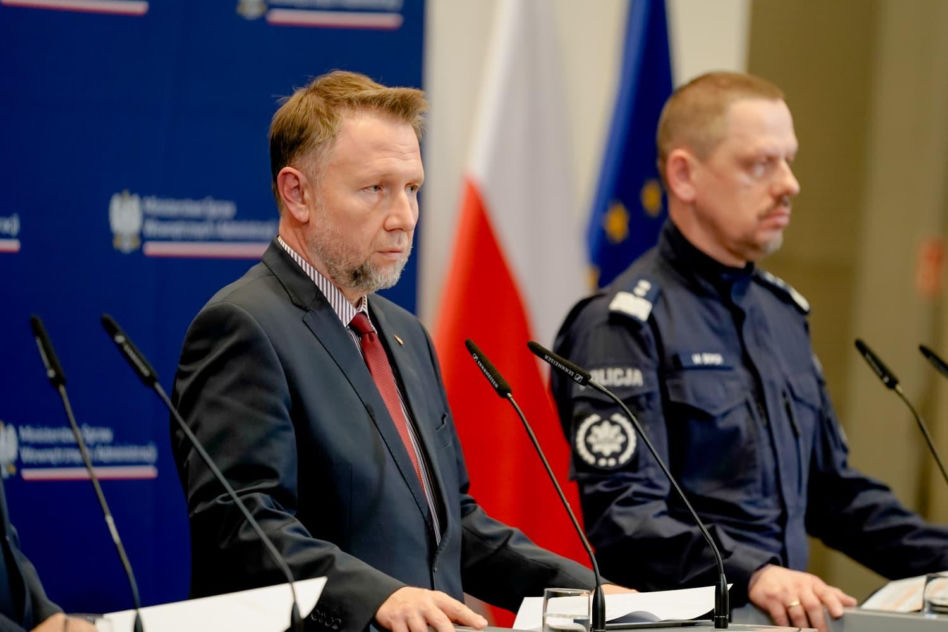 Podpalenie stacji Starlink w Polsce: Zatrzymano sprawców. Kto stał za sabotażem w Woli Krobowskiej?