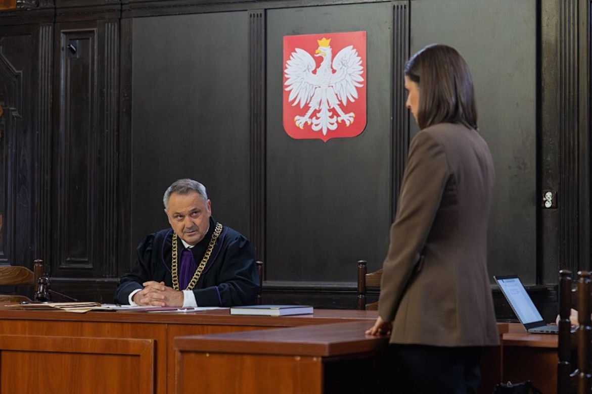 Pierwsza miłość, odcinek 4247. Kinga (Aleksandra Zienkiewicz), Janek (Maciej Mikołajczyk)