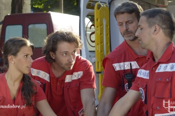 Na sygnale. Martyna (Monika Mazur), Piotr (Dariusz Wieteska), Wiktor (Wojciech Kuliński) i Adam (Konrad Darocha)