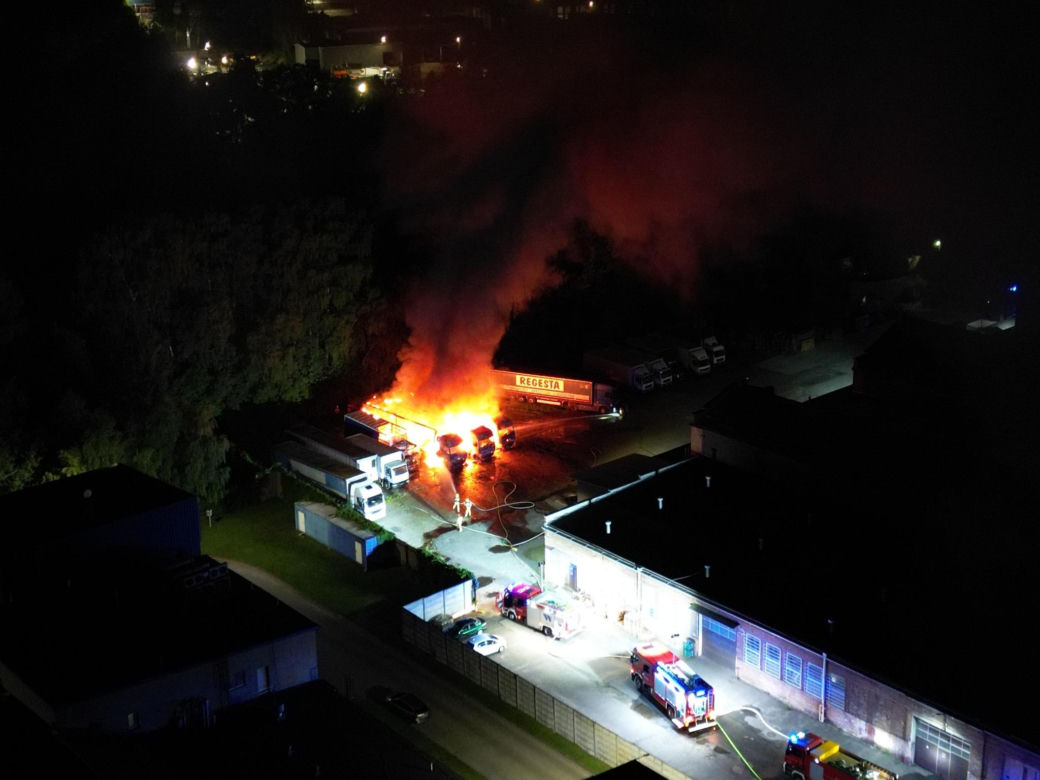Pożar ciężarówek w Mysłowicach
