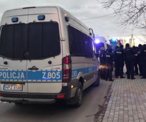 Znaleźli ją nieprzytomną i całą pociętą. Zrobił jej to własny syn? 