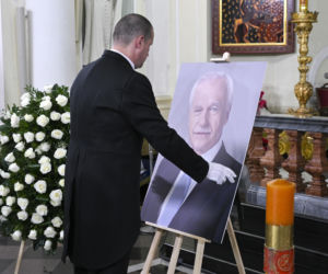Grób Andrzeja Olechowskiego