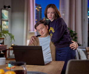 Na Wspólnej, odcinek 4170: Julka martwi się o Kosmę, a o jego zniknięcie obwinia Leona