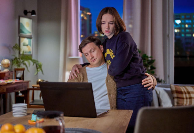 "Na Wspólnej", odcinek 4170: Julka martwi się o Kosmę, a o jego zniknięcie obwinia Leona