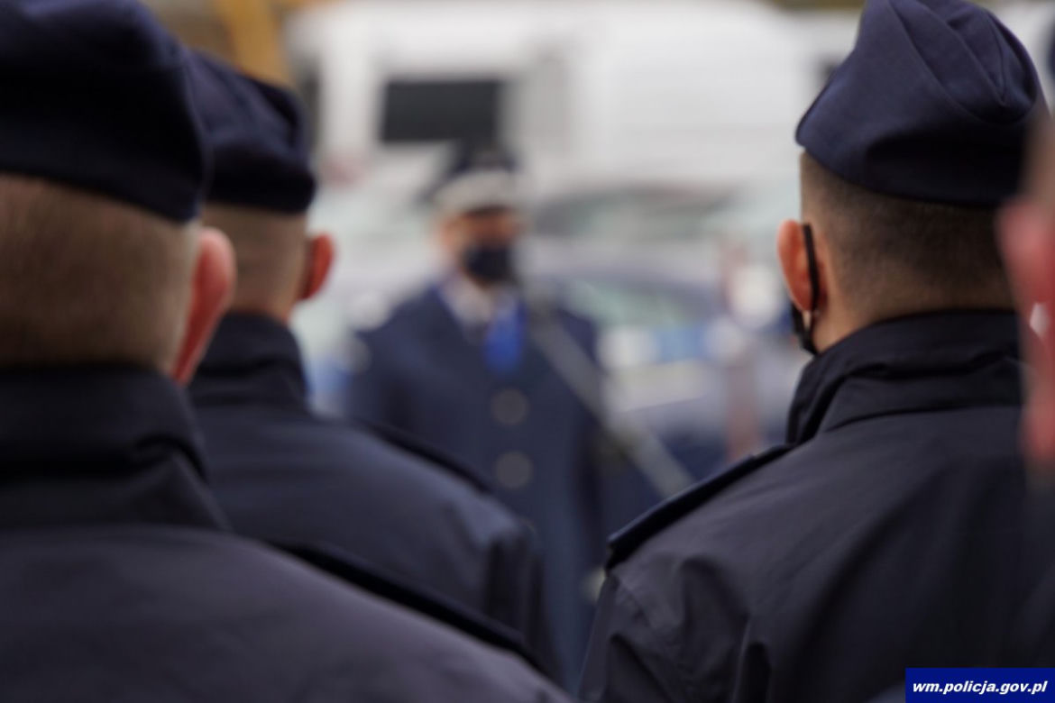 Ponad stu nowych policjantów na Warmii i Mazurach