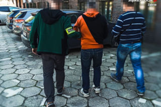 Zabrze: Pedofil podejrzany o intymne kontakty z 13-letnią dziewczyną. Spotykał się z nią w hotelu, szeptał czułe słówka, miał wykorzystać seksualnie
