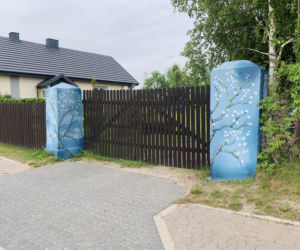Kolorowe domy inspirowane twórczością Vincenta van Gogha zamieniły wieś liczącą zaledwie stu mieszkańców w prawdziwą atrakcję turystyczną