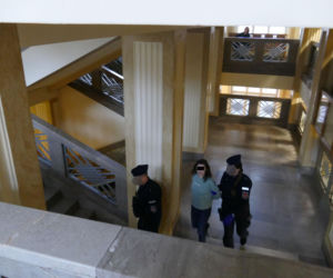 Urodziła i porzuciła dziecko obok pustostanu. Mała Wiktoria cudem przeżyła