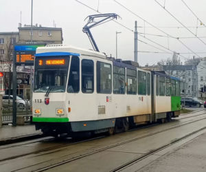 Dlaczego tramwaje jeżdżą tyłem? Dziwne manewry na Rondzie Giedroycia